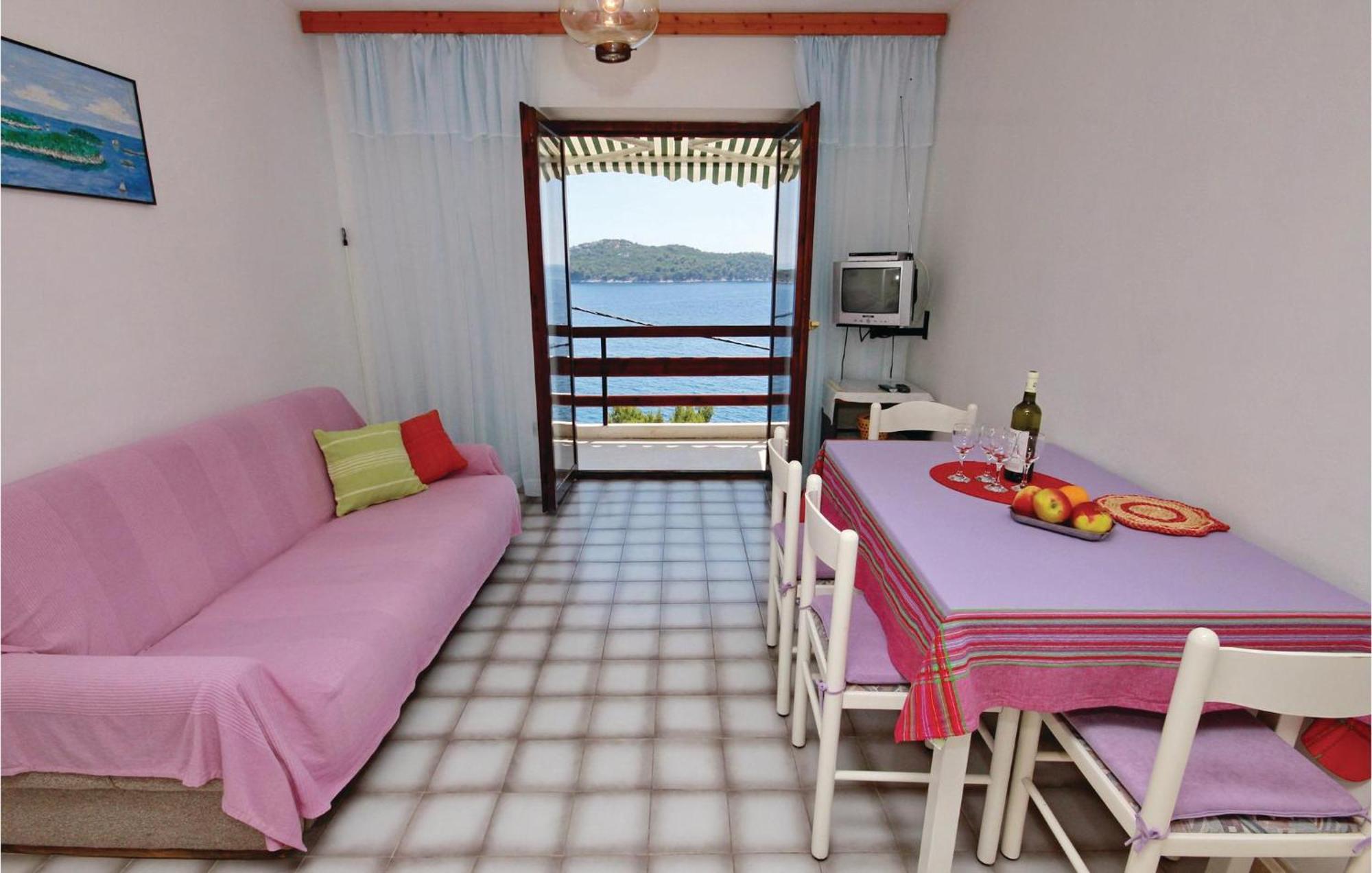 Beautiful Apartment In Prizba With Wifi Exterior photo