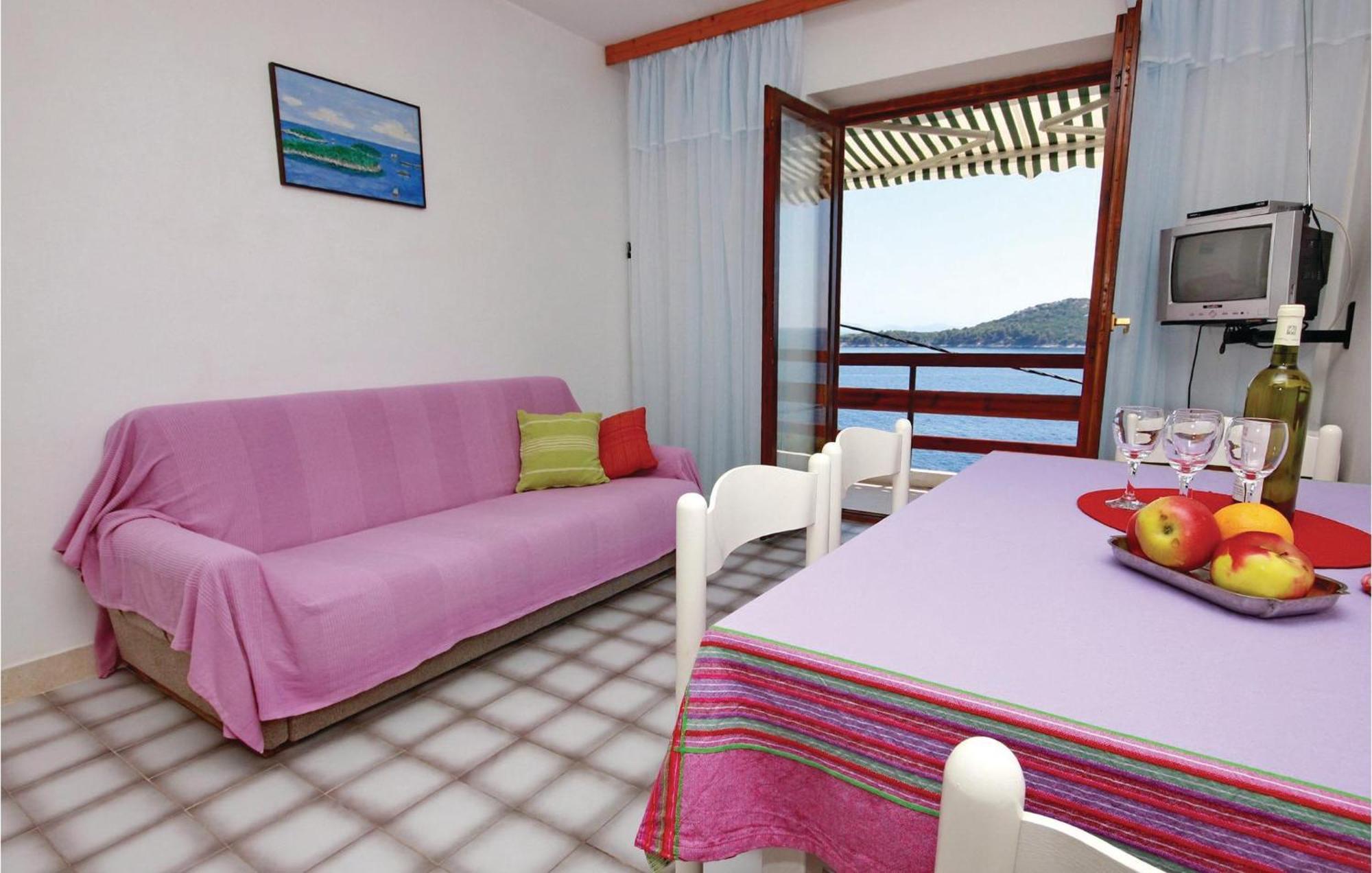 Beautiful Apartment In Prizba With Wifi Exterior photo