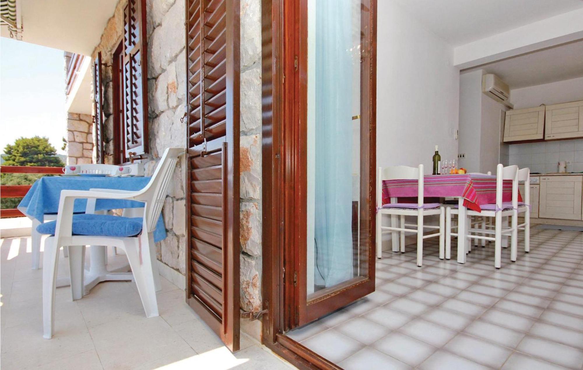 Beautiful Apartment In Prizba With Wifi Exterior photo