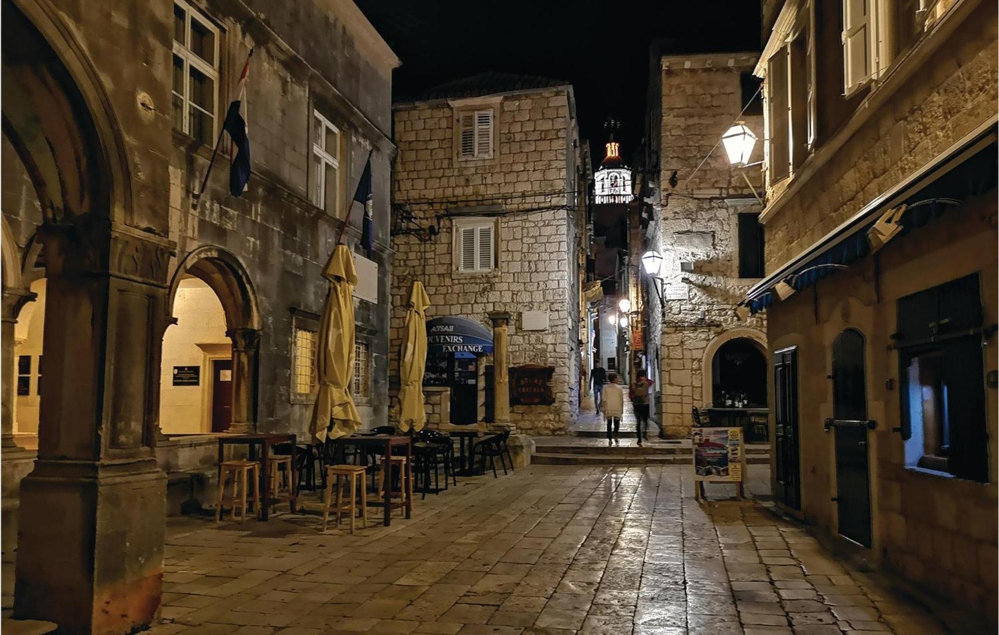 Beautiful Apartment In Prizba With Wifi Exterior photo